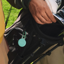 „Chipolo LOOP“ – įkraunamas „Bluetooth“ sekiklis su silikonine kilpa, skirtas „iOS“ ir „Android“, kaip piniginė