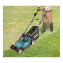 Makita DLM382Z lawn mower Makita DLM382Z lawn mower