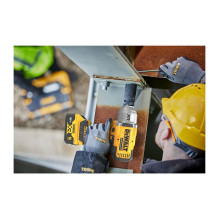 DeWALT DCF900P2T-QW power wrench DeWALT DCF900P2T-QW power wrench