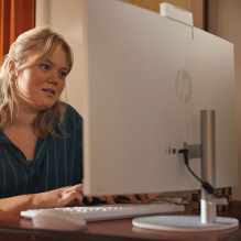 HP 27-cr0204nw AMD Ryzen™ 7 7730U 68.6 cm (27") 1920 × 1080 px All-in-One PC 16 GB DDR4-SDRAM 512 GB SSD Free DOS W
