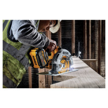 DeWALT DCS573NT-XJ portable circular saw