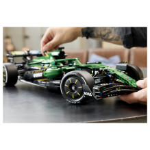 LEGO Technic 42240 LEGO Technic 42240