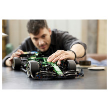 LEGO Technic 42240 LEGO Technic 42240