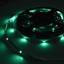PNI D-Light 60RGB LED juostelė, skirta naudoti viduje, 60 LED / m 12 V 5 m, su nuotolinio valdymo pultu ir transformator PNI D-Light 60RGB LED juostelė, skirta naudoti viduje, 60 LED / m 12 V 5 m, su nuotolinio valdymo pultu ir transformator