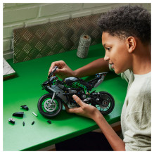 LEGO Technic Kawasaki Ninja H2R motociklas