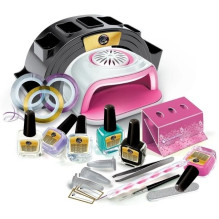 Clementoni Set - Crazy Chic Nail Salon Clementoni Set - Crazy Chic Nail Salon