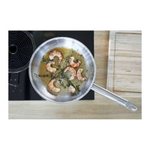 Zwilling Pro frying pan with stainless steel handle 26 cm silver Zwilling Pro frying pan with stainless steel handle 26 cm silver