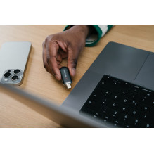 USB atmintinė 256GB Verbatim 3.2 C tipo „Plectra“ atmintinė, juoda