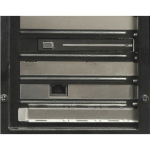 DeLOCK Wechselrahmen Slotblech für 1 x 2,5? SATA HDD DeLOCK Wechselrahmen Slotblech für 1 x 2,5? SATA HDD