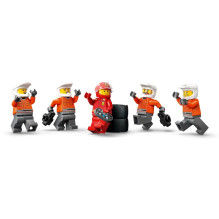LEGO CITY 60443 F1 - Sustojimas techninio aptarnavimo zonoje ir komandos su Ferrari automobiliu