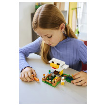 LEGO Minecraft Chicken Farm 21585