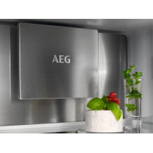 AEG TSC8M183DC