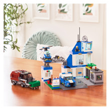 LEGO City Police Station LEGO City Police Station