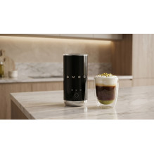 Smeg MFF02BLEU pieno plakiklis / šildytuvas Automatinis pieno plakiklis / šildytuvas Juoda Smeg MFF02BLEU pieno plakiklis / šildytuvas Automatinis pieno plakiklis / šildytuvas Juoda