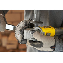 STANLEY FatMax SFMCG710B kampinis šlifuoklis STANLEY FatMax SFMCG710B kampinis šlifuoklis