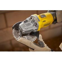 STANLEY FatMax SFMCG710B kampinis šlifuoklis STANLEY FatMax SFMCG710B kampinis šlifuoklis