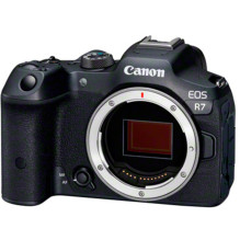 Canon EOS R7 + RF-S 18-150mm F3.5-6.3 IS STM lens Canon EOS R7 + RF-S 18-150mm F3.5-6.3 IS STM lens