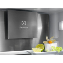 Built-in Refrigerator freezer Electrolux ENC8MD19S