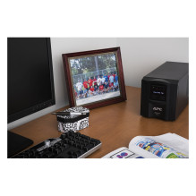 APC SMT750C nepertraukiamo maitinimo šaltinis (UPS)