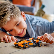 LEGO CITY 60442 F1 vairuotojas su McLaren lenktyniniu automobiliu LEGO CITY 60442 F1 vairuotojas su McLaren lenktyniniu automobiliu