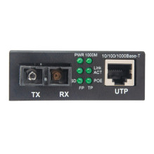 Fiber optic converter Intellinet Network Solutions GB PoE+ 1000Base-T RJ45 to 1000Base-LX SC SM (508209) Fiber optic converter Intellinet Network Solutions GB PoE+ 1000Base-T RJ45 to 1000Base-LX SC SM (508209)