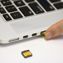 YUBICO YubiKey 5 Nano USB-Sicherheitsschlüssel USBSicherheitsschlüssel (5060408461457)
