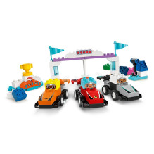 LEGO DUPLO 10445 F1 komandos lenktyniniai automobiliai ir vairuotojai