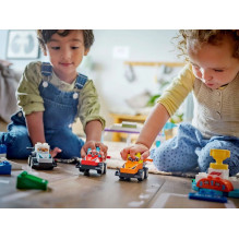 LEGO DUPLO 10445 F1 komandos lenktyniniai automobiliai ir vairuotojai