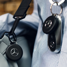 Bluetooth Sekiklis - Chipolo LOOP Mercedes, Įkraunamas, Suderinamas Su Apple Find My, Juoda Bluetooth Sekiklis - Chipolo LOOP Mercedes, Įkraunamas, Suderinamas Su Apple Find My, Juoda