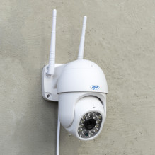 PNI IP440 wireless video surveillance camera and PNI photovoltaic solar panel package PSF6020A PNI IP440 wireless video surveillance camera and PNI photovoltaic solar panel package PSF6020A