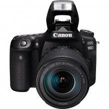 Canon EOS 90D 18-135mm IS USM