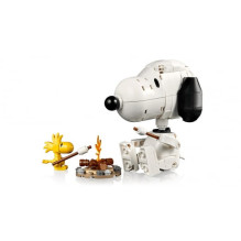 LEGO 21368 Peanuts: Snoopy's Doghouse LEGO 21368 Peanuts: Snoopy's Doghouse