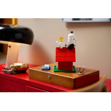 LEGO 21368 Peanuts: Snoopy's Doghouse LEGO 21368 Peanuts: Snoopy's Doghouse