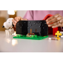 LEGO 21368 Peanuts: Snoopy's Doghouse LEGO 21368 Peanuts: Snoopy's Doghouse