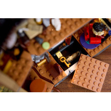 LEGO ICONS 11383 Mayor's House