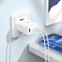 Hoco Telefono įkroviklis Hoco 2 x USB C + USB A QC3.0 PD 3A 35W + cable USB C–Lightning N33 baltas Hoco Telefono įkroviklis Hoco 2 x USB C + USB A QC3.0 PD 3A 35W + cable USB C–Lightning N33 baltas