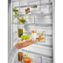 „Electrolux LNC7ME32X3“ „Electrolux LNC7ME32X3“