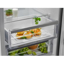 „Electrolux LNC7ME32X3“ „Electrolux LNC7ME32X3“
