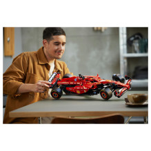 LEGO Technika Ferrari SF-24 F1 Rennauto 42207