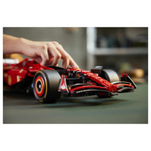 LEGO Technika Ferrari SF-24 F1 Rennauto 42207