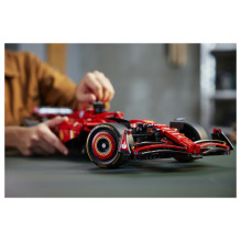 LEGO Technika Ferrari SF-24 F1 Rennauto 42207