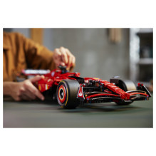 LEGO Technika Ferrari SF-24 F1 Rennauto 42207