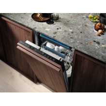 „Electrolux EEM63301L“ „Electrolux EEM63301L“