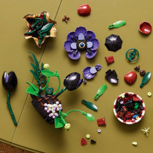 LEGO BOTANICALS 11513 Tamsių gėlių kompozicija LEGO BOTANICALS 11513 Tamsių gėlių kompozicija