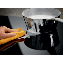 „Electrolux EIV64453“ juoda įmontuojama indukcinė kaitlentė, 60 cm, zoninė, 4 zona(-os) „Electrolux EIV64453“ juoda įmontuojama indukcinė kaitlentė, 60 cm, zoninė, 4 zona(-os)