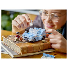 LEGO Harry Potter Flying Ford Anglia
