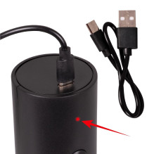 ELDOM ZMP5 BATTERY-POWERED Pipirų ir druskos malūnėlių rinkinys su stovu, juodas ELDOM ZMP5 BATTERY-POWERED Pipirų ir druskos malūnėlių rinkinys su stovu, juodas