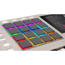 Akai MPC KEY 37 gen2 - darbo vieta Akai MPC KEY 37 gen2 - darbo vieta