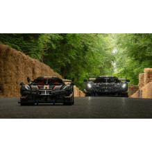 LEGO TECHNIC 42232 Koenigsegg Sadair's Spear Megacar LEGO TECHNIC 42232 Koenigsegg Sadair's Spear Megacar
