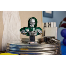 LEGO MARVEL 76345 Doctor Doom Bust